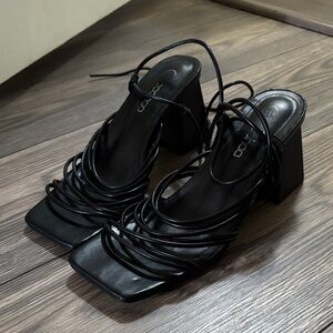 Black Boo Hoo Strappy Block Heels 6 39UK